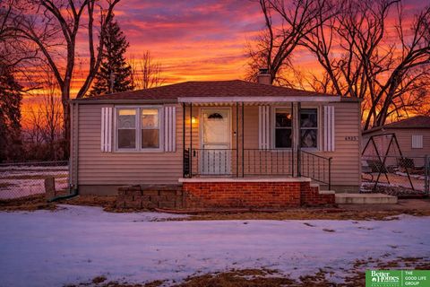 Photo of 6923 N 60th Street, Omaha, NE 68152 (MLS # 22605191)