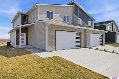 Photo of 304 N 105th Street, Lincoln, NE 68527 (MLS # 22606353)