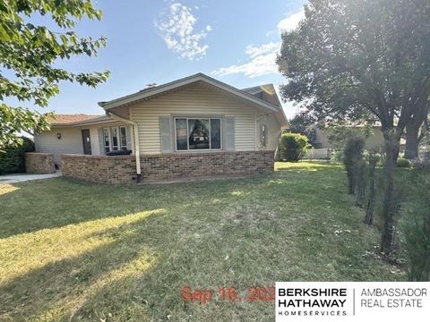 Photo of 6625 S 129th Street, Omaha, NE 68137 (MLS # 22528833)