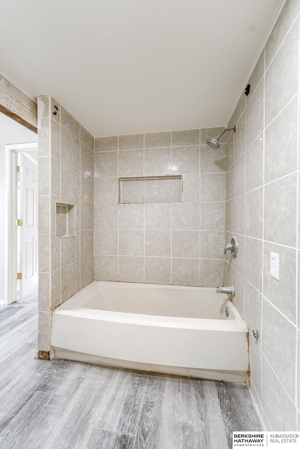 Bellevue, Nebraska 68005, United States, 4 Bedrooms Bedrooms, ,1 BathroomBathrooms,Residential,Active,183422