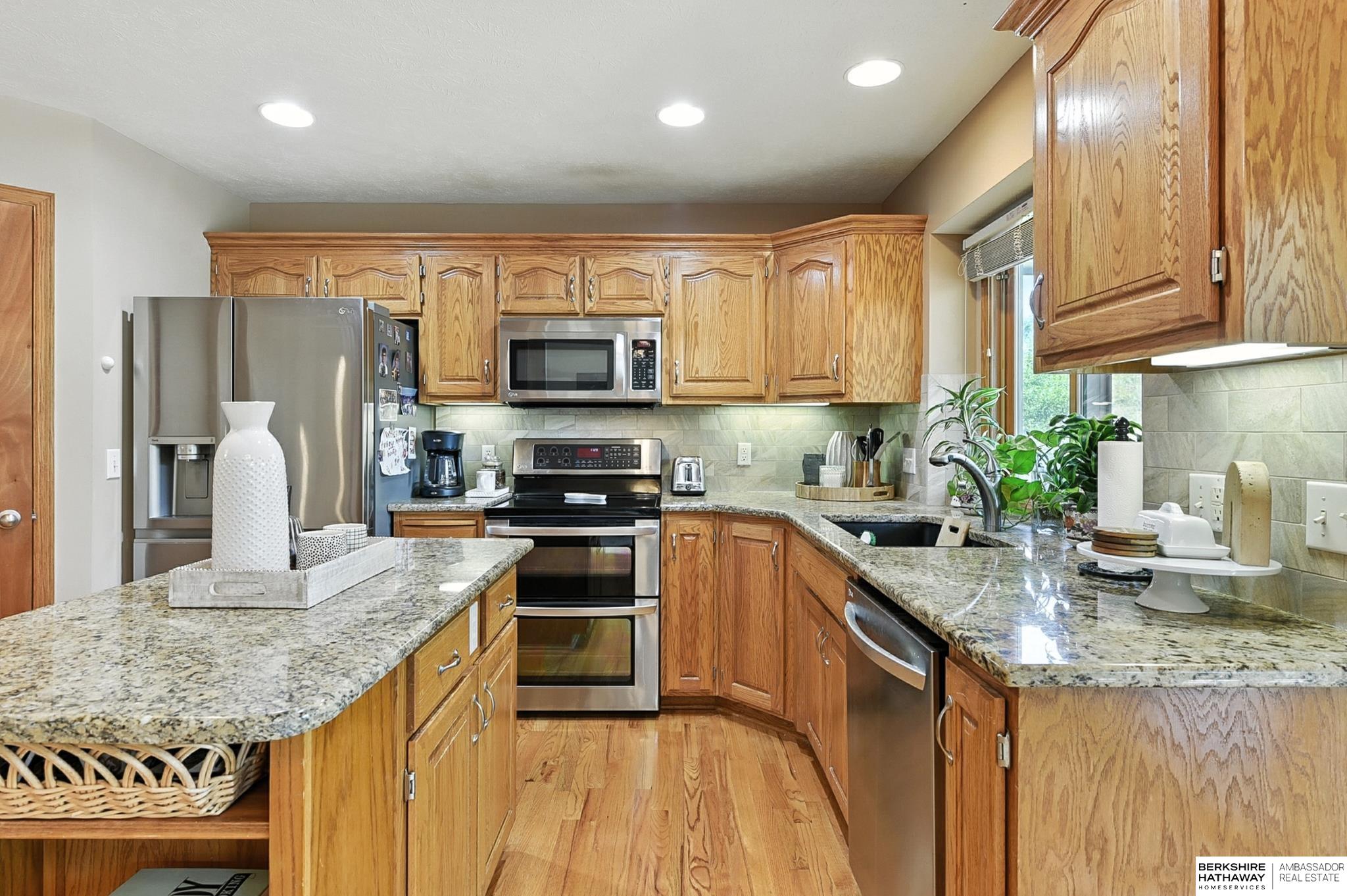 Omaha, Nebraska 68135, United States, 4 Bedrooms Bedrooms, ,3 BathroomsBathrooms,Residential,Active,196380