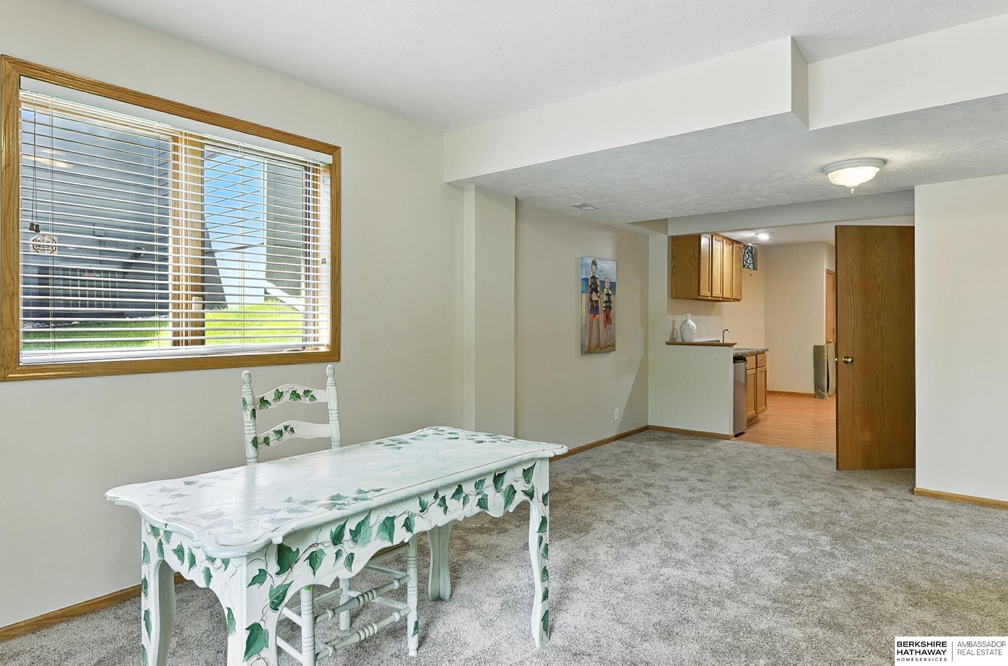 Omaha, Nebraska 68135, United States, 4 Bedrooms Bedrooms, ,3 BathroomsBathrooms,Residential,Active,196380