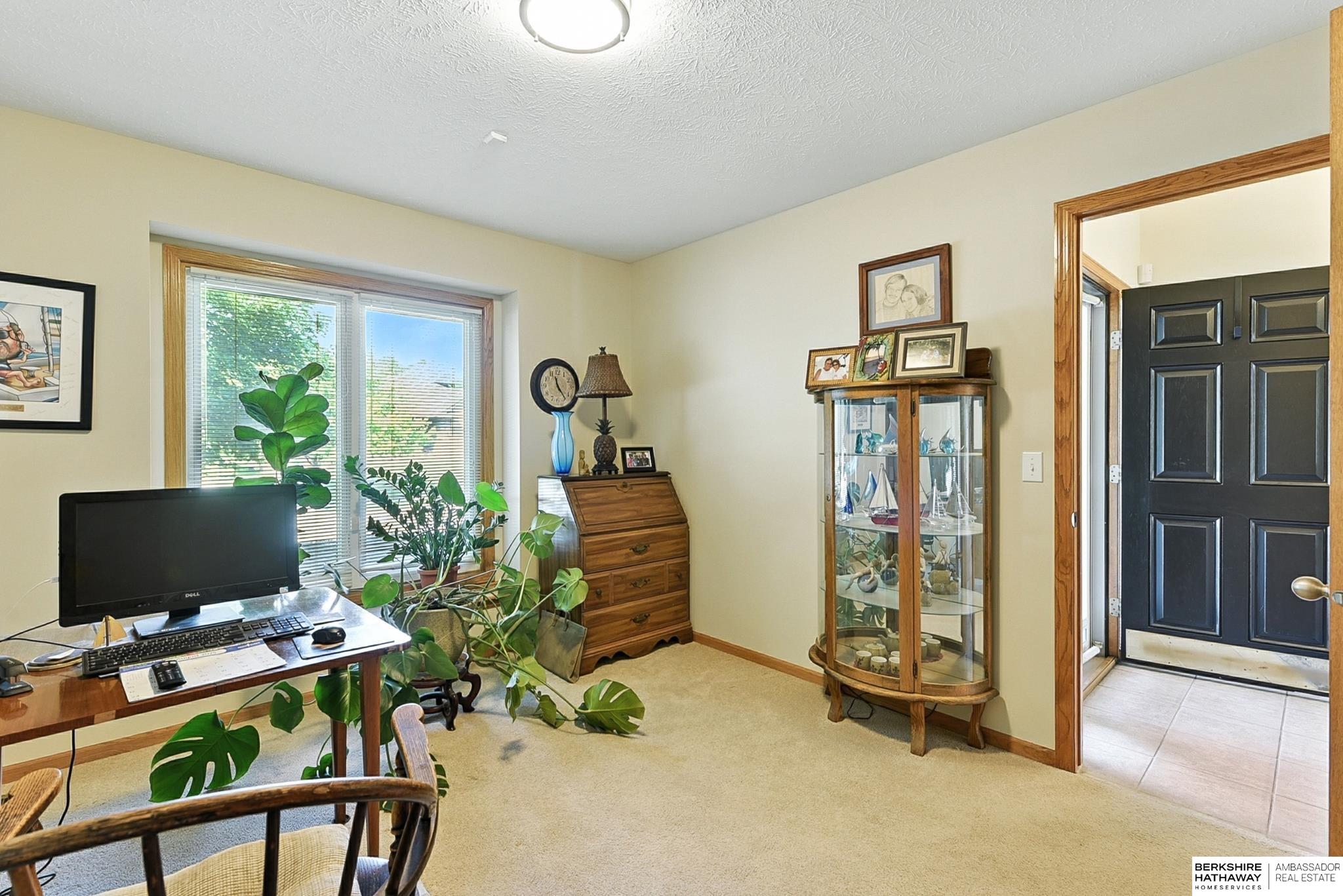 Omaha, Nebraska 68135, United States, 4 Bedrooms Bedrooms, ,3 BathroomsBathrooms,Residential,Active,196380