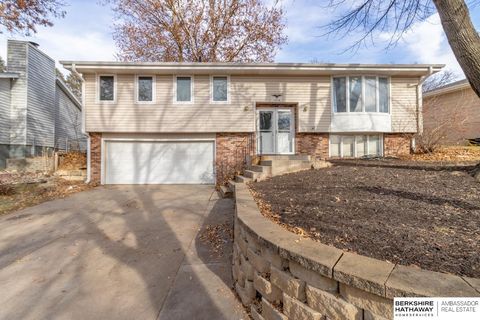 Photo of 1216 Starview Lane, Lincoln, NE 68512 (MLS # 22601369)
