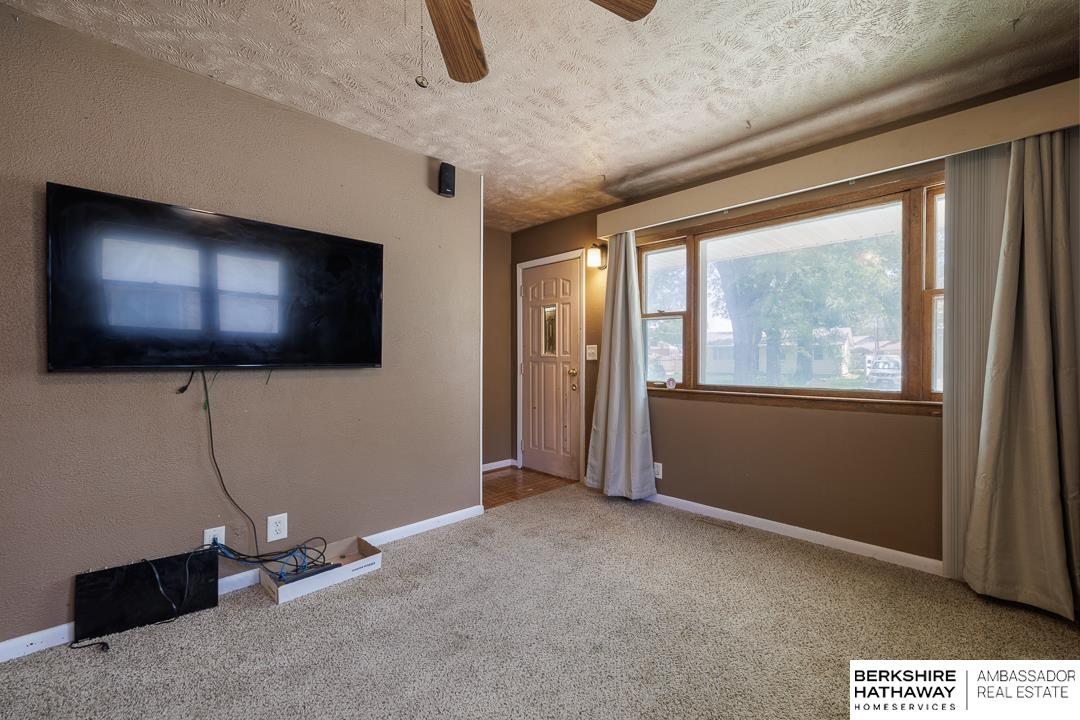 Lincoln, Nebraska 68504, United States, 3 Bedrooms Bedrooms, ,1 BathroomBathrooms,Residential,Pending,151294