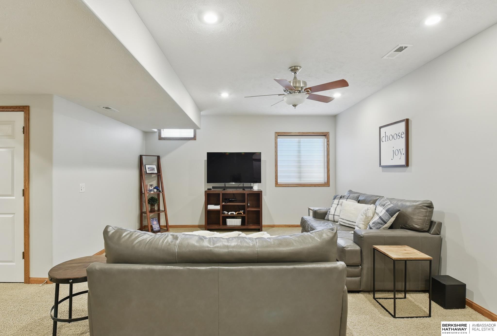 La Vista, Nebraska 68128, United States, 4 Bedrooms Bedrooms, ,3 BathroomsBathrooms,Residential,Active,130092