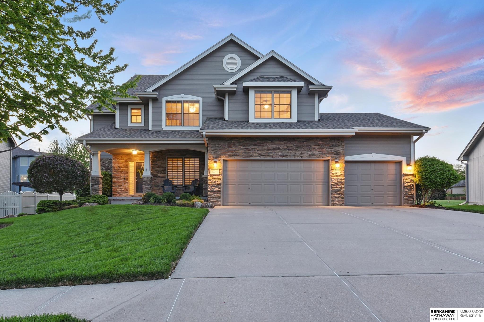 La Vista, Nebraska 68128, United States, 4 Bedrooms Bedrooms, ,3 BathroomsBathrooms,Residential,Active,130092