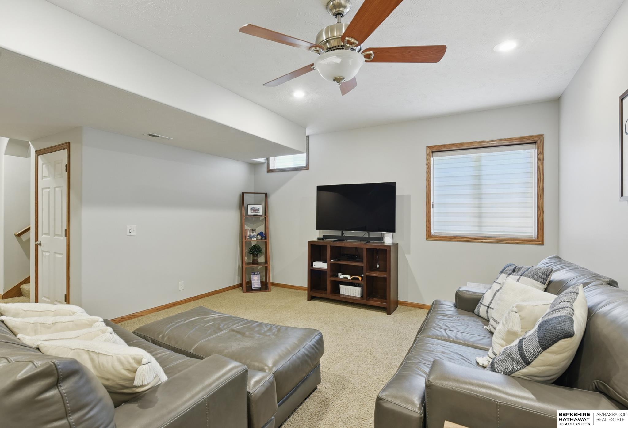 La Vista, Nebraska 68128, United States, 4 Bedrooms Bedrooms, ,3 BathroomsBathrooms,Residential,Active,130092