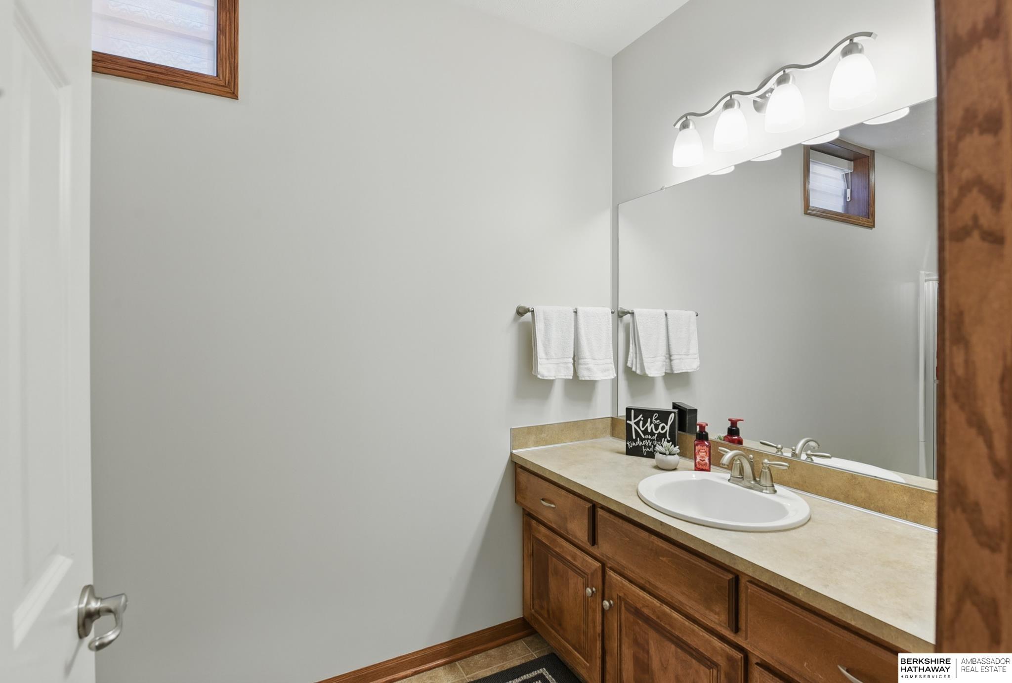 La Vista, Nebraska 68128, United States, 4 Bedrooms Bedrooms, ,3 BathroomsBathrooms,Residential,Active,130092