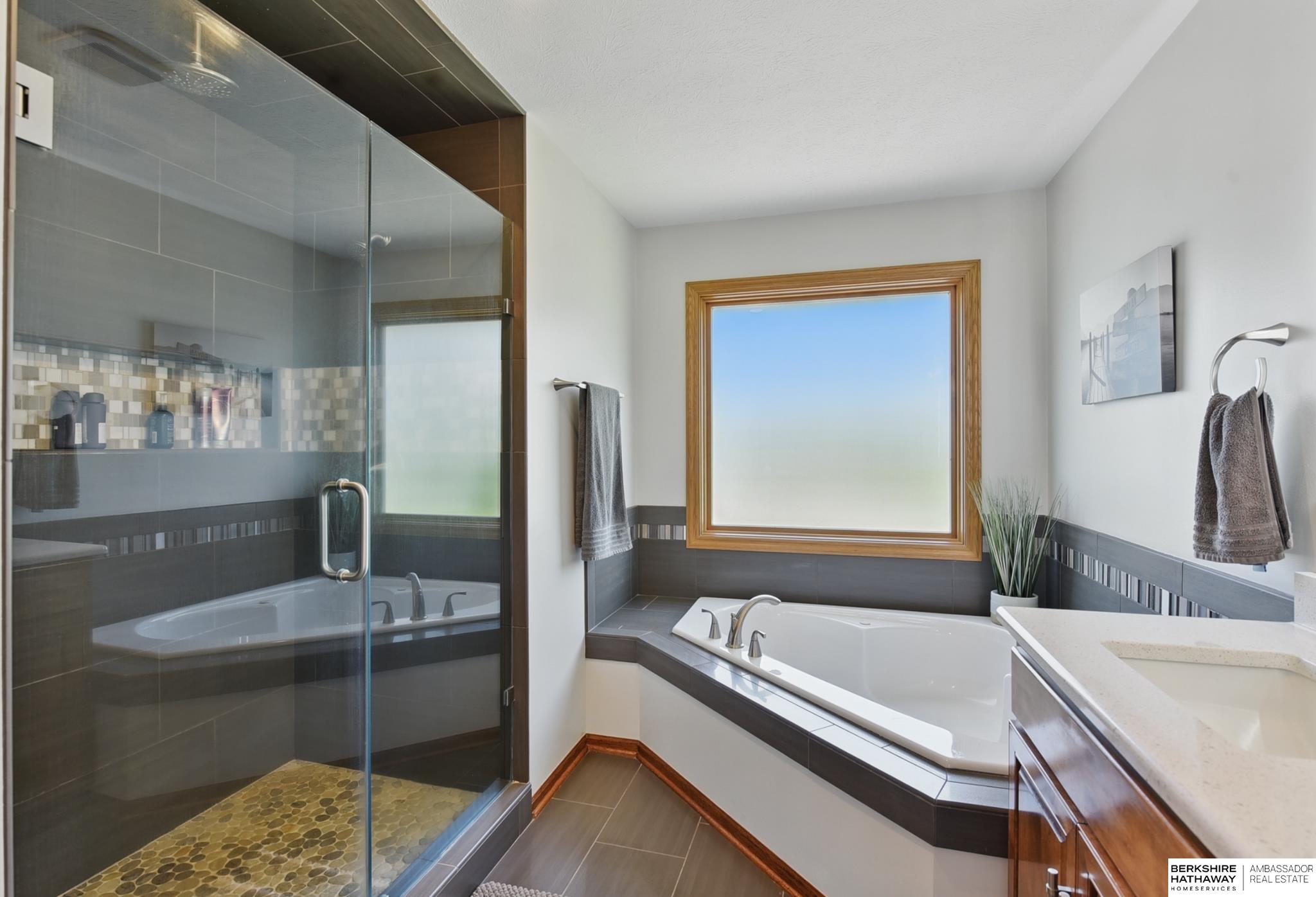 La Vista, Nebraska 68128, United States, 4 Bedrooms Bedrooms, ,3 BathroomsBathrooms,Residential,Active,130092