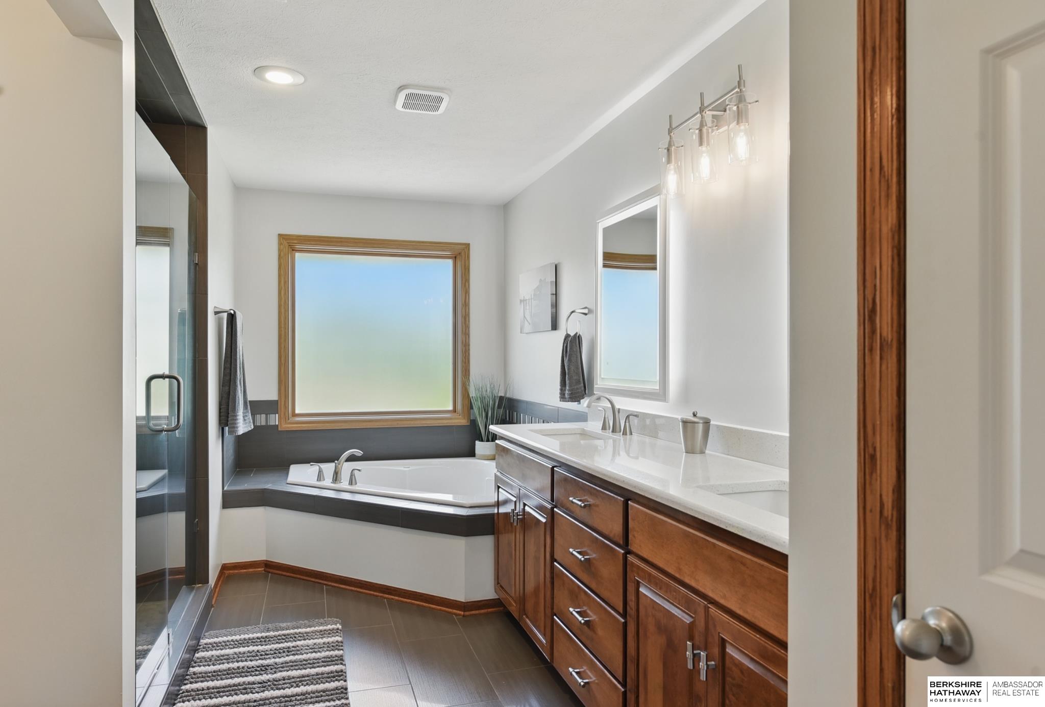 La Vista, Nebraska 68128, United States, 4 Bedrooms Bedrooms, ,3 BathroomsBathrooms,Residential,Active,130092