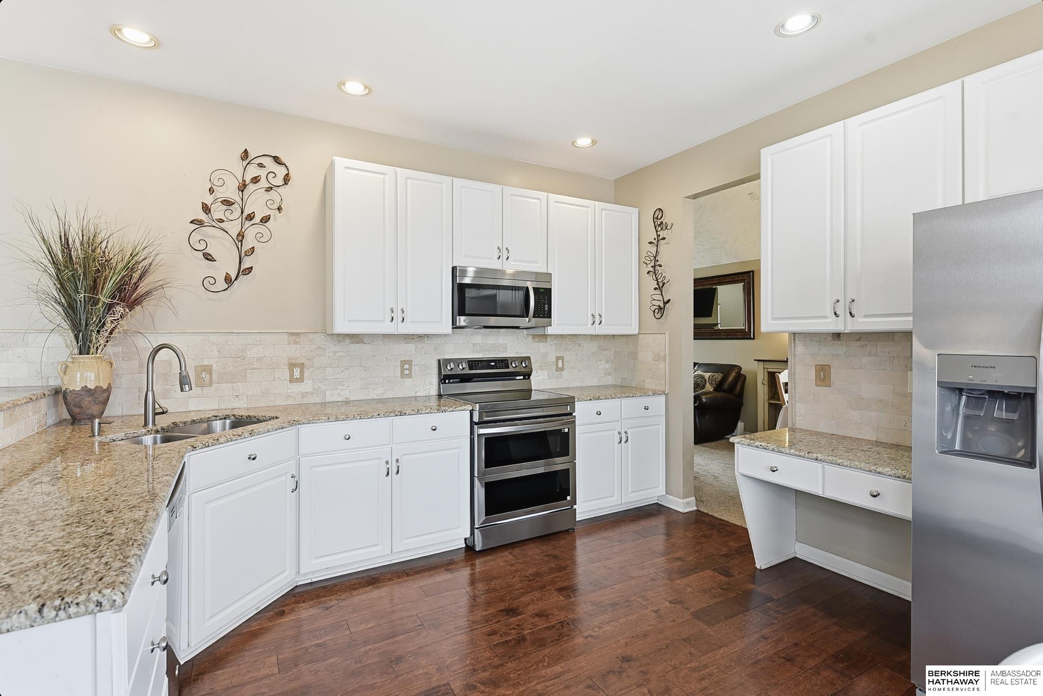 Omaha, Nebraska 68116, United States, 3 Bedrooms Bedrooms, ,3 BathroomsBathrooms,Residential,Active,253718