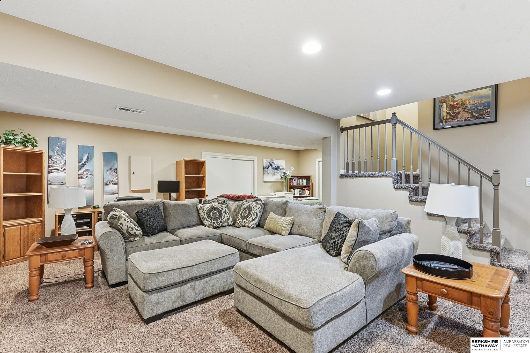 Omaha, Nebraska 68116, United States, 3 Bedrooms Bedrooms, ,3 BathroomsBathrooms,Residential,Active,253718