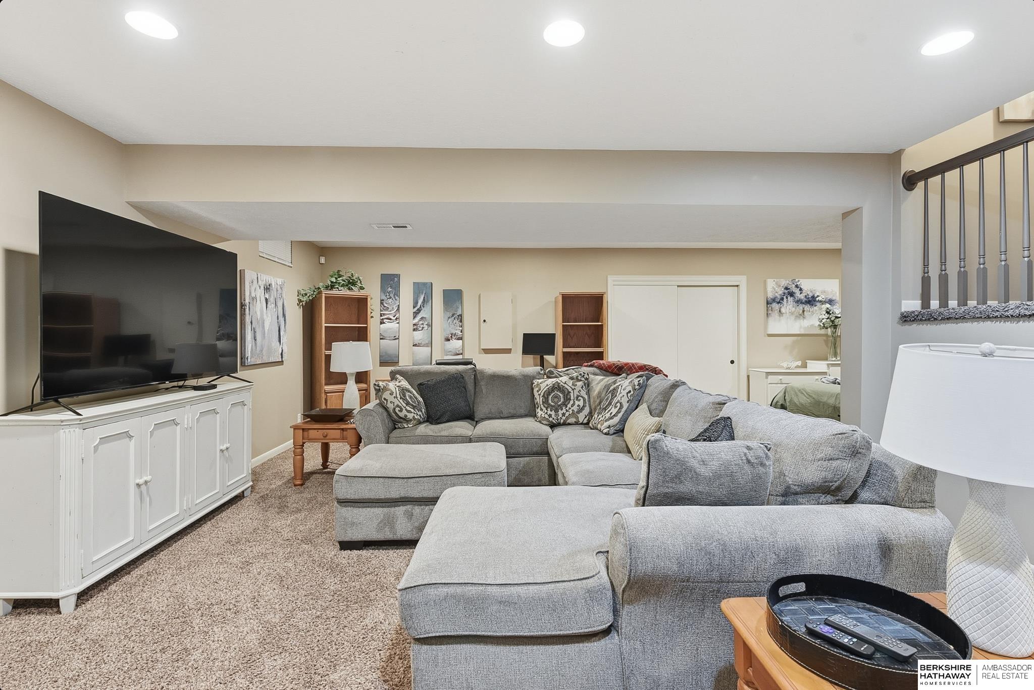 Omaha, Nebraska 68116, United States, 3 Bedrooms Bedrooms, ,3 BathroomsBathrooms,Residential,Active,253718