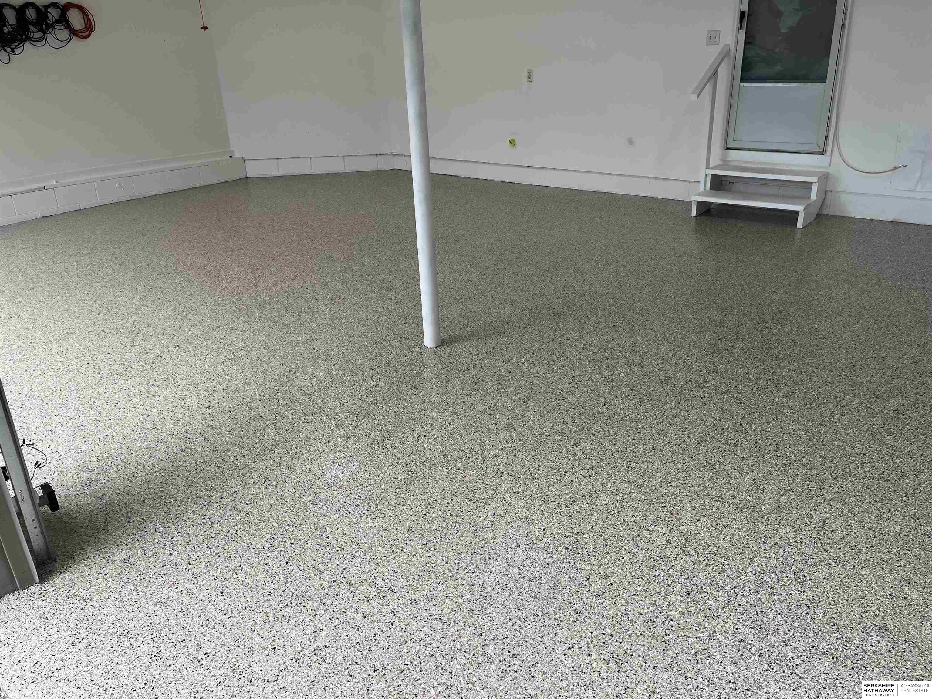 Omaha, Nebraska 68116, United States, 3 Bedrooms Bedrooms, ,3 BathroomsBathrooms,Residential,Active,253718