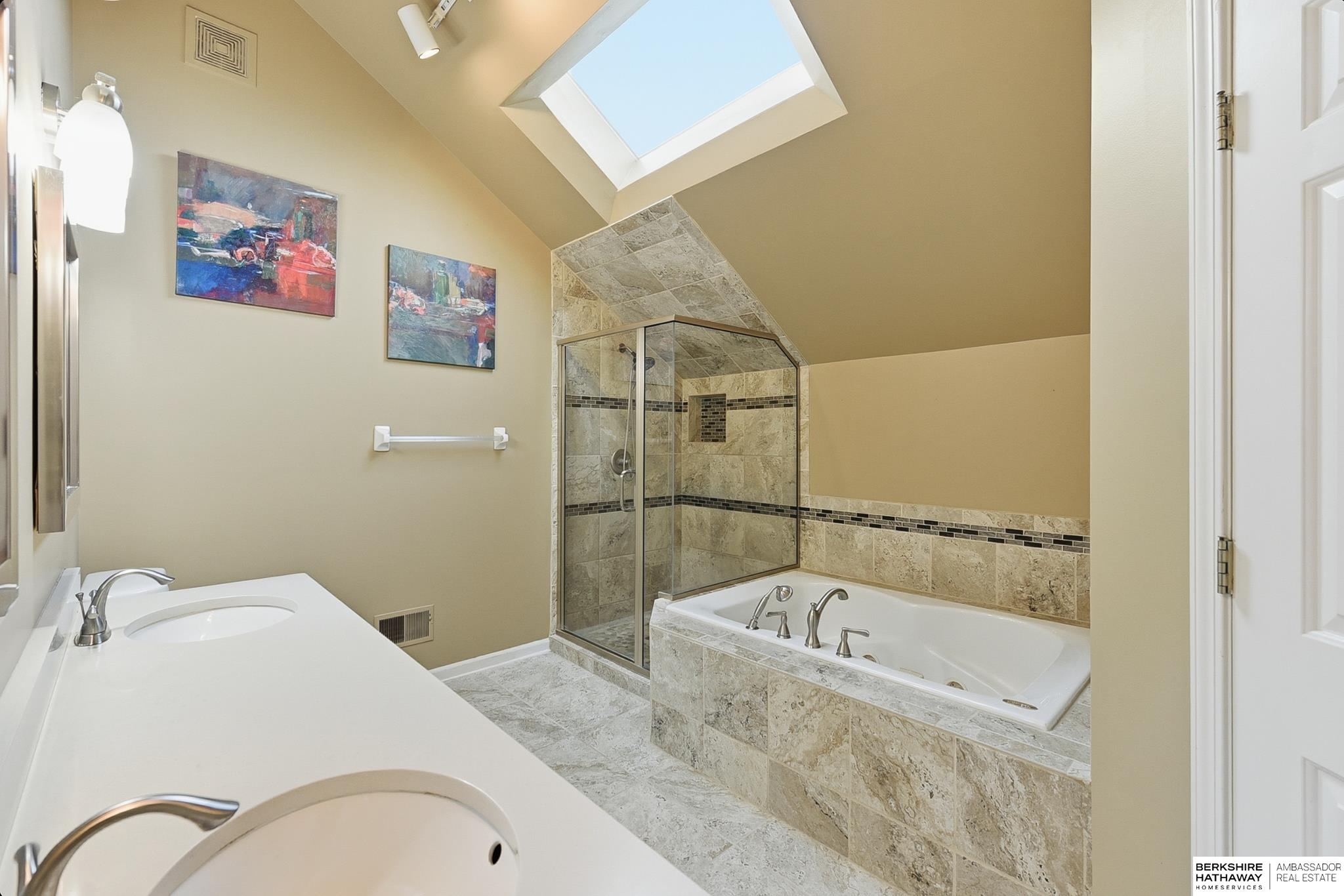 Omaha, Nebraska 68116, United States, 3 Bedrooms Bedrooms, ,3 BathroomsBathrooms,Residential,Active,253718