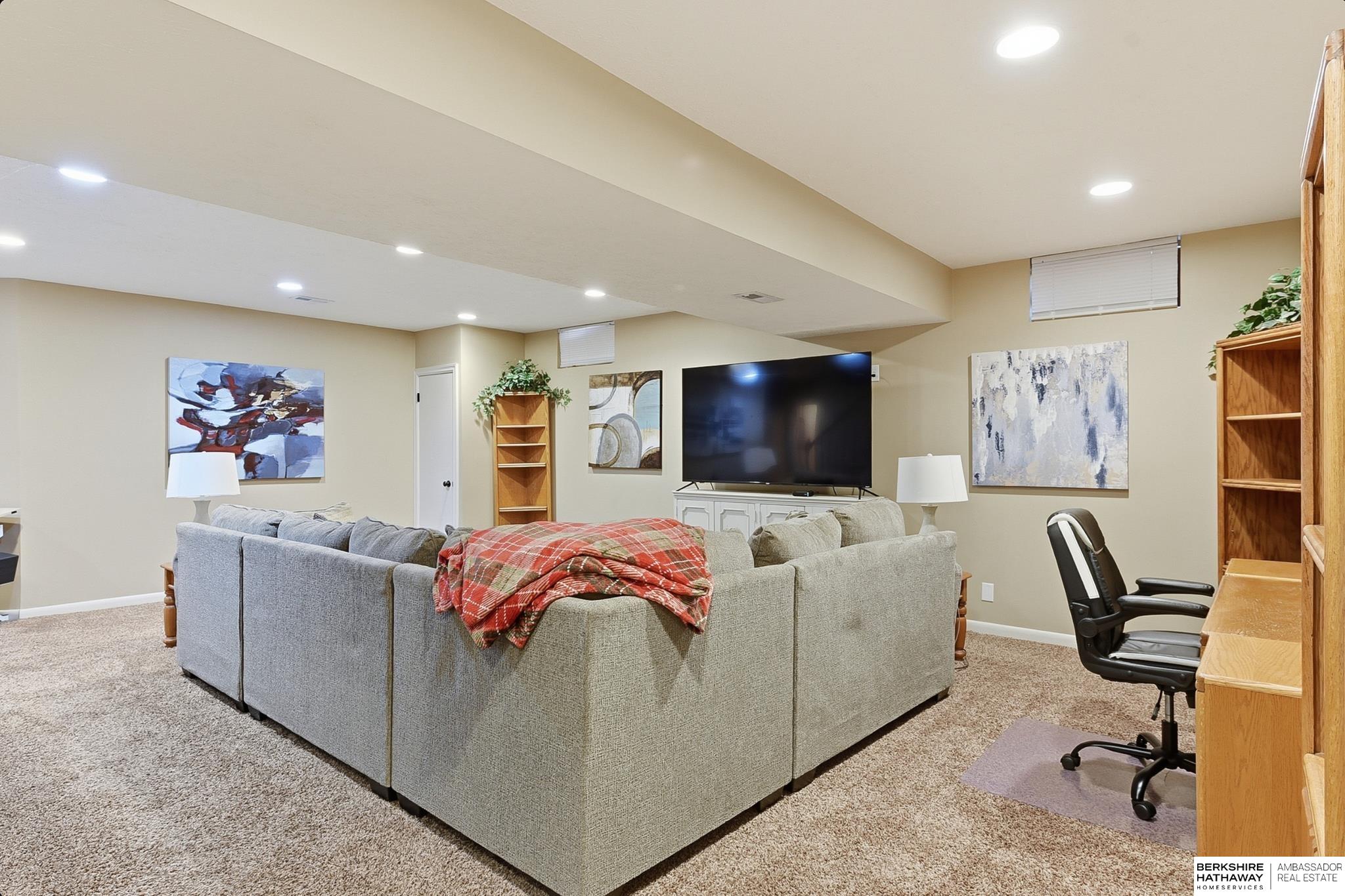 Omaha, Nebraska 68116, United States, 3 Bedrooms Bedrooms, ,3 BathroomsBathrooms,Residential,Active,253718