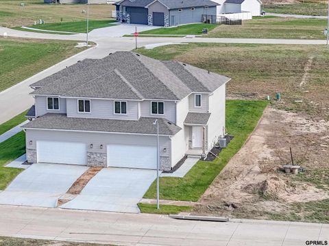 Photo of 11719 S 125th Street, Papillion, NE 68046 (MLS # 22529306)