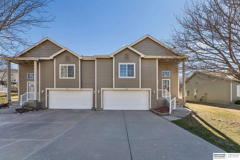 Photo of 5021 S 196th Circle, Omaha, NE 68135 (MLS # 22607376)