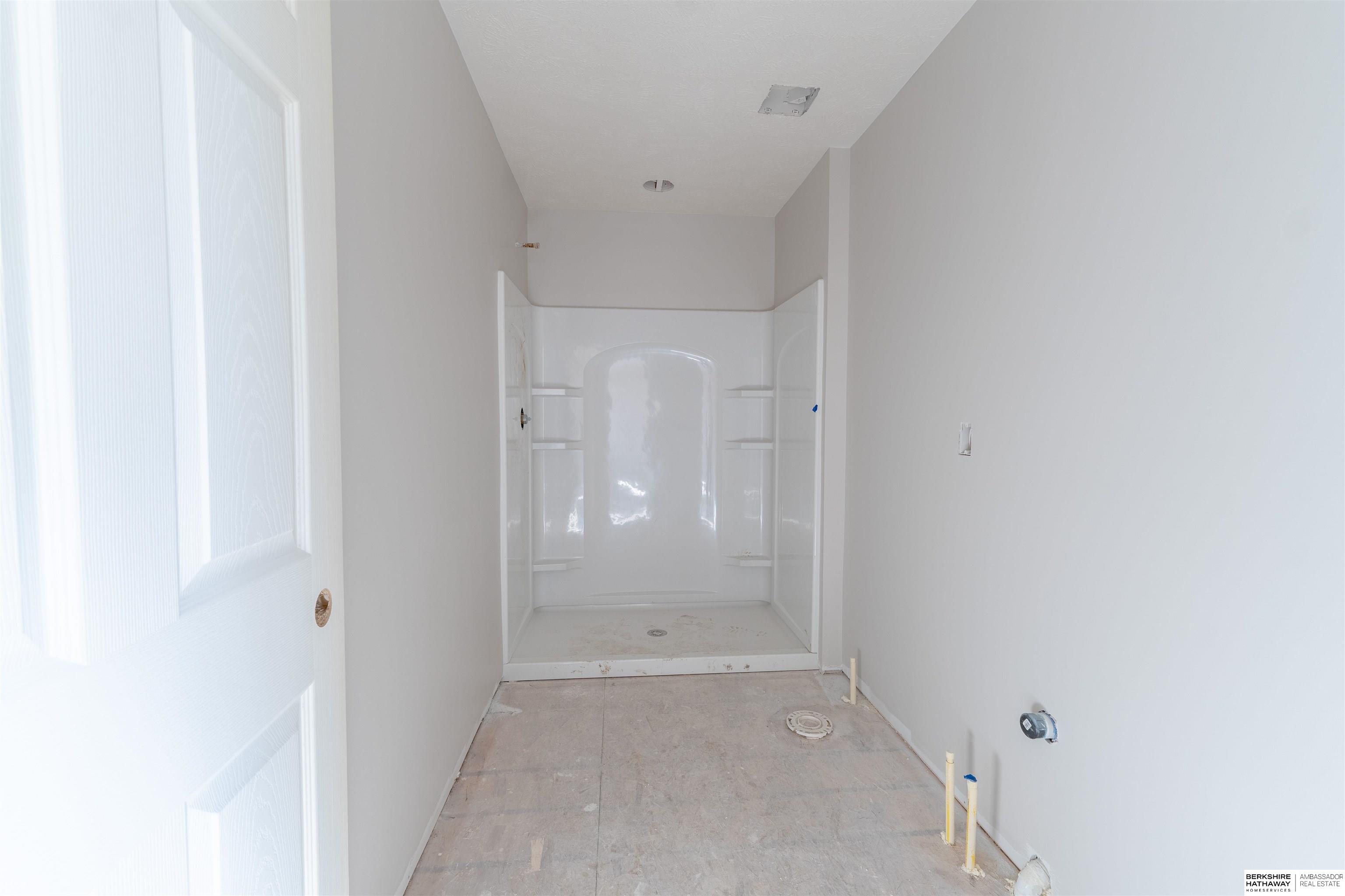 Omaha, Nebraska 68117, United States, 4 Bedrooms Bedrooms, ,3 BathroomsBathrooms,Residential,Active,152657