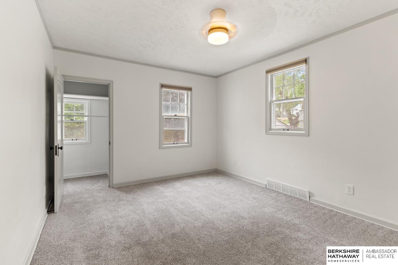 Omaha, Nebraska 68104, United States, 3 Bedrooms Bedrooms, ,2 BathroomsBathrooms,Residential,Active,160927