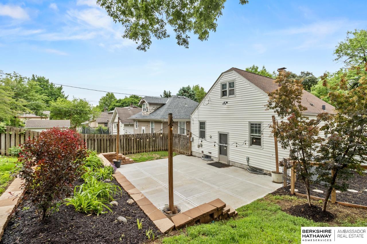 Omaha, Nebraska 68104, United States, 3 Bedrooms Bedrooms, ,2 BathroomsBathrooms,Residential,Active,160927