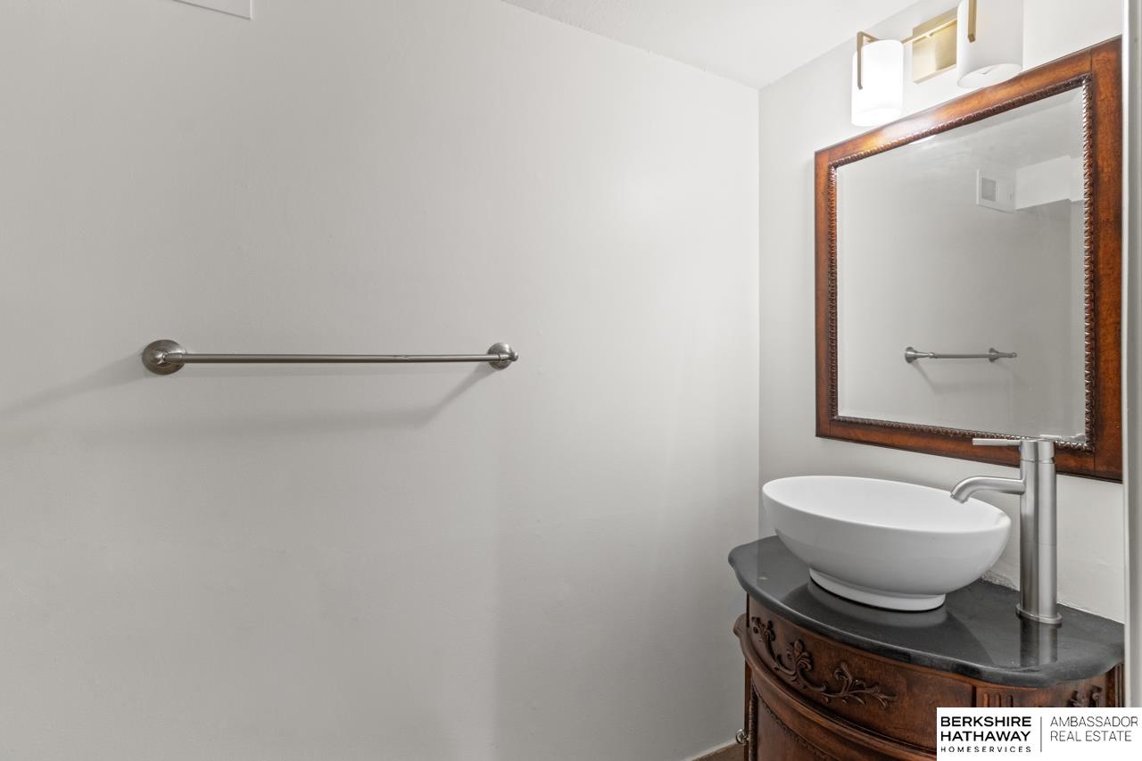 Omaha, Nebraska 68104, United States, 3 Bedrooms Bedrooms, ,2 BathroomsBathrooms,Residential,Active,160927