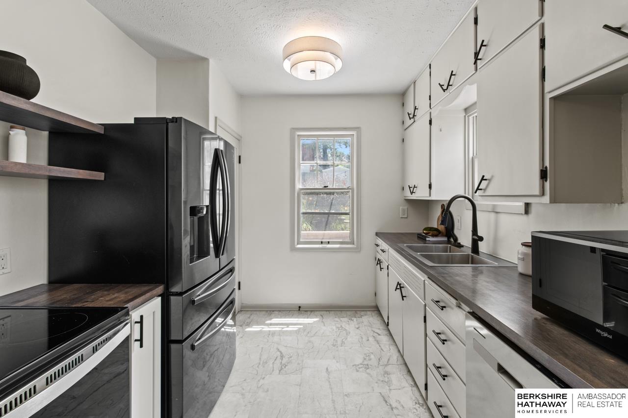 Omaha, Nebraska 68104, United States, 3 Bedrooms Bedrooms, ,2 BathroomsBathrooms,Residential,Active,160927