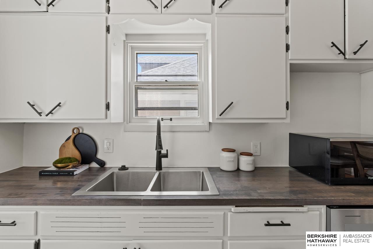 Omaha, Nebraska 68104, United States, 3 Bedrooms Bedrooms, ,2 BathroomsBathrooms,Residential,Active,160927