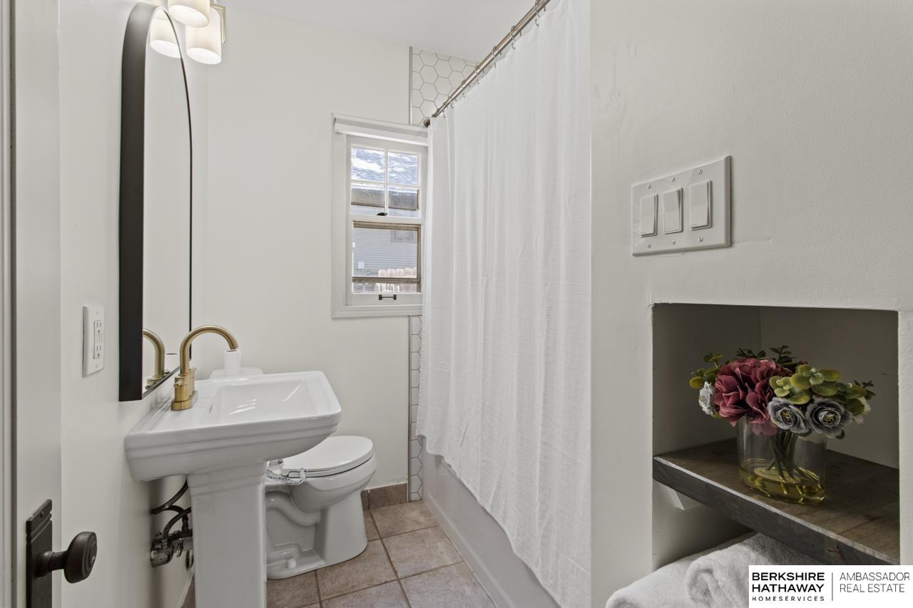 Omaha, Nebraska 68104, United States, 3 Bedrooms Bedrooms, ,2 BathroomsBathrooms,Residential,Active,160927