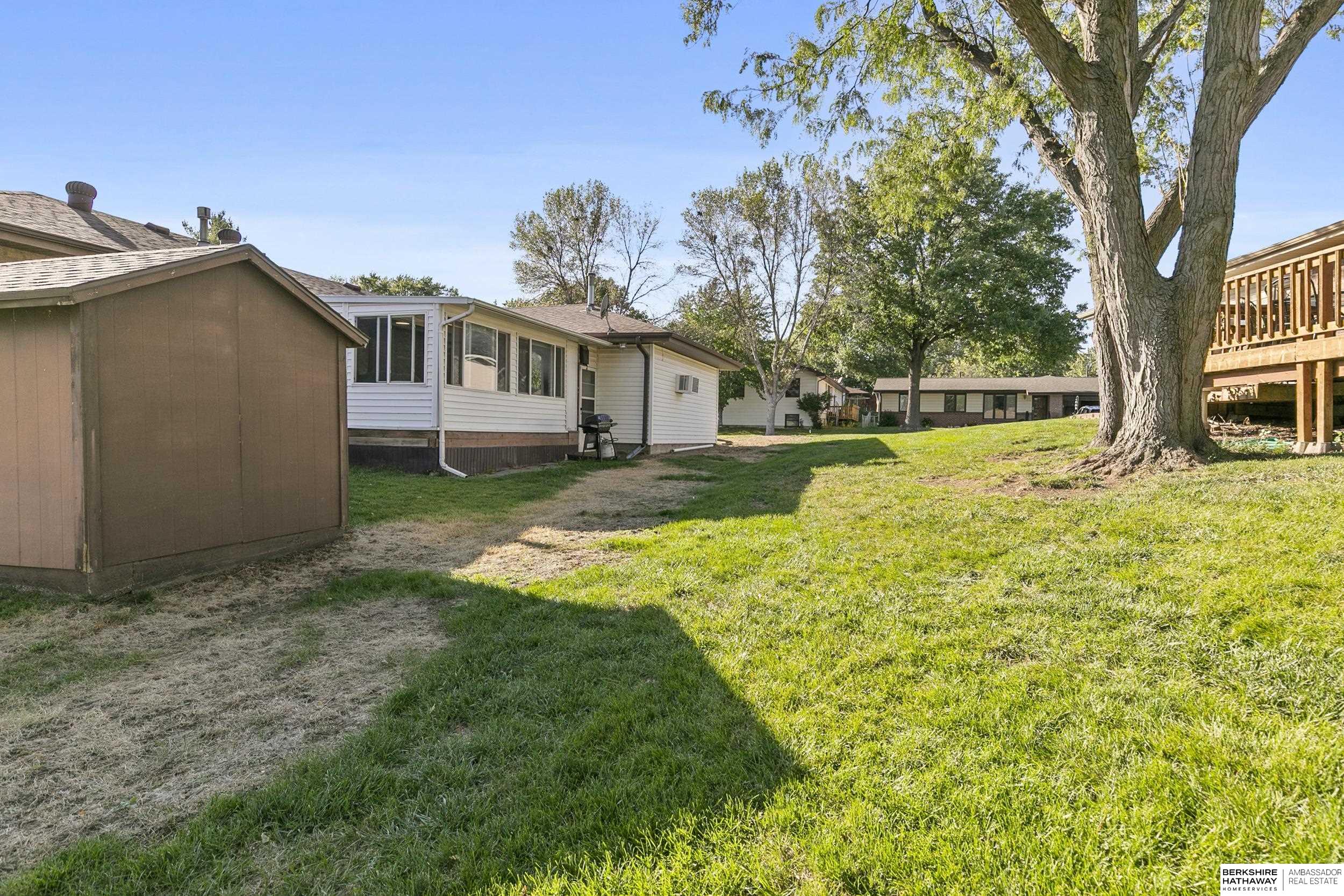 Lincoln, Nebraska 68521, United States, 3 Bedrooms Bedrooms, ,2 BathroomsBathrooms,Residential,Active,225456