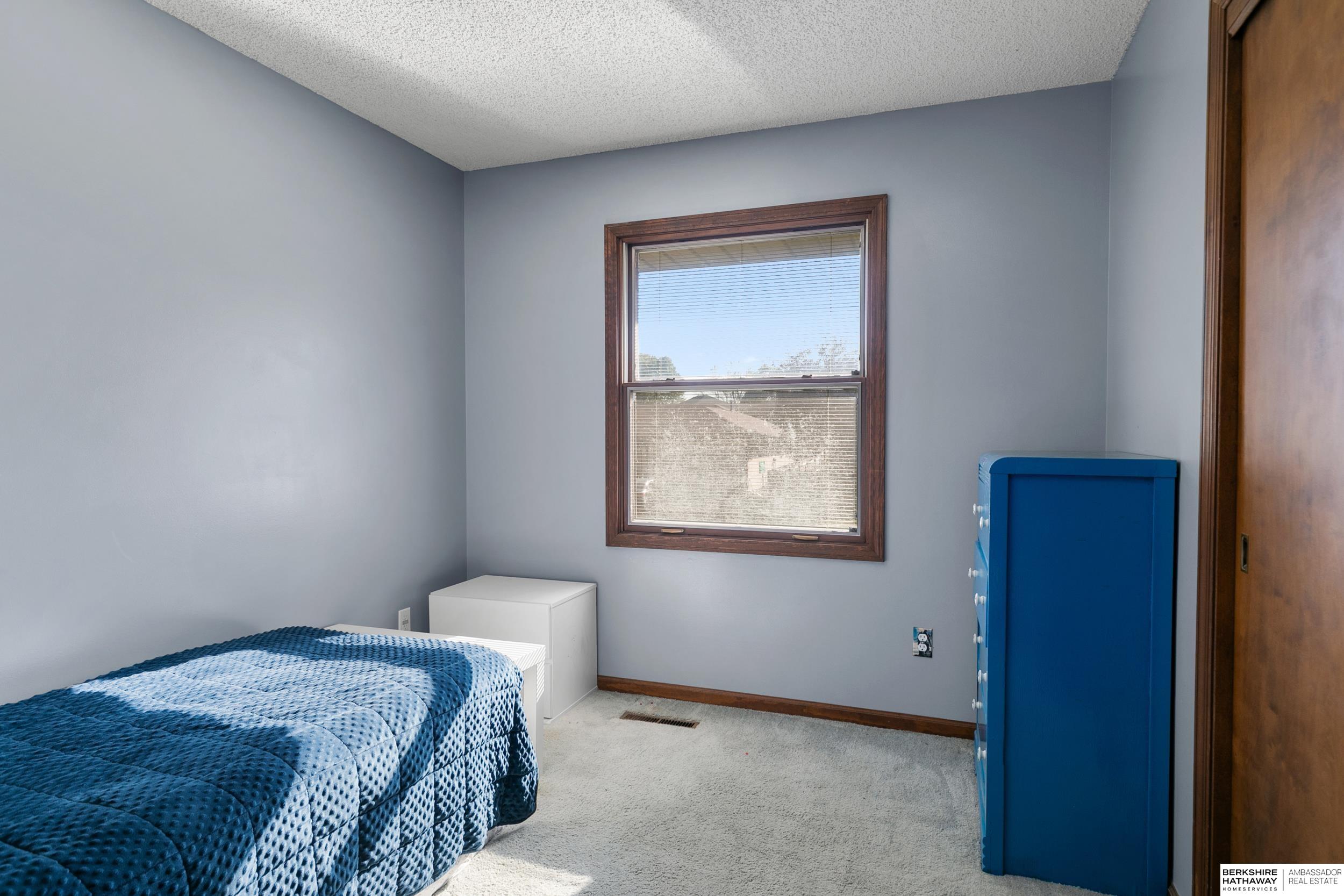 Lincoln, Nebraska 68521, United States, 3 Bedrooms Bedrooms, ,2 BathroomsBathrooms,Residential,Active,225456