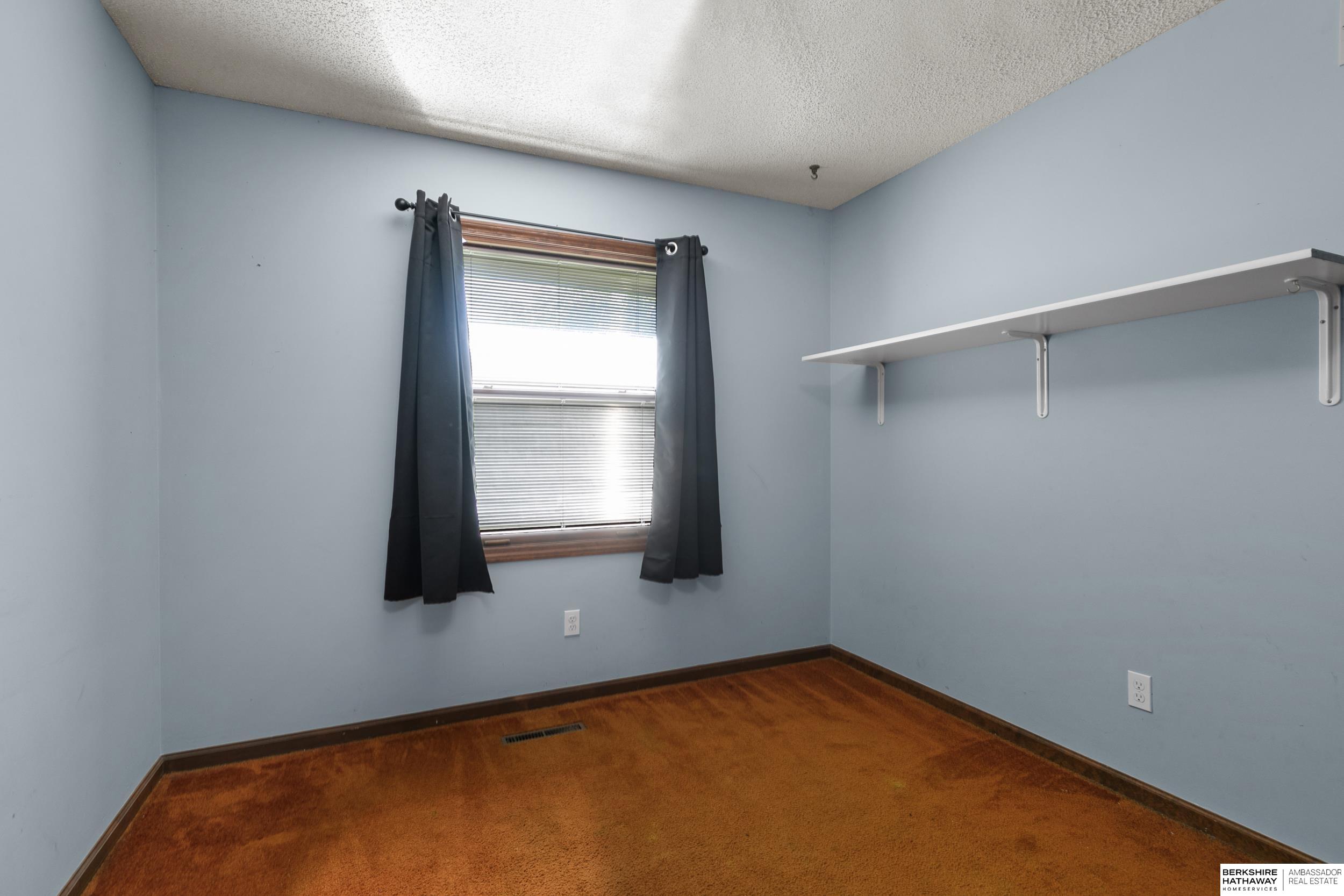 Lincoln, Nebraska 68521, United States, 3 Bedrooms Bedrooms, ,2 BathroomsBathrooms,Residential,Active,225456