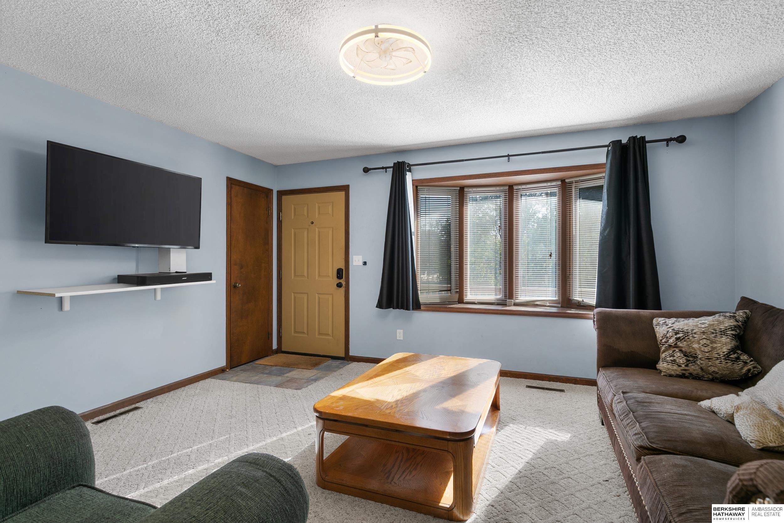 Lincoln, Nebraska 68521, United States, 3 Bedrooms Bedrooms, ,2 BathroomsBathrooms,Residential,Active,225456