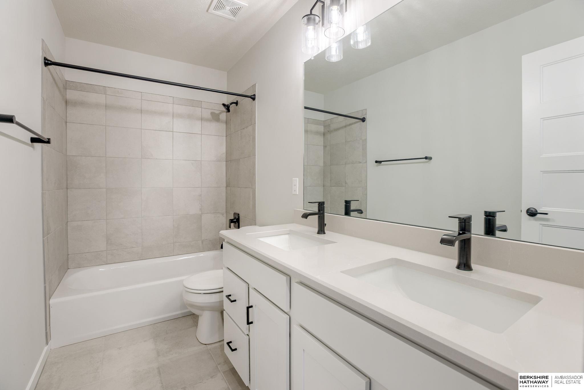 Bellevue, Nebraska 68123, United States, 4 Bedrooms Bedrooms, ,4 BathroomsBathrooms,Residential,Active,201860