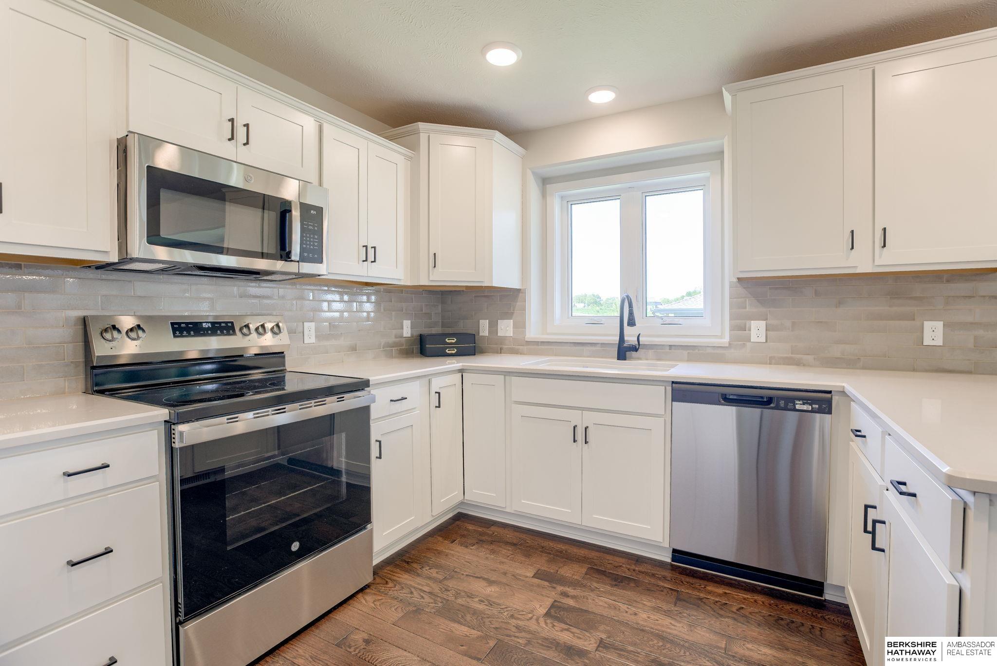 Bellevue, Nebraska 68123, United States, 4 Bedrooms Bedrooms, ,4 BathroomsBathrooms,Residential,Active,201860