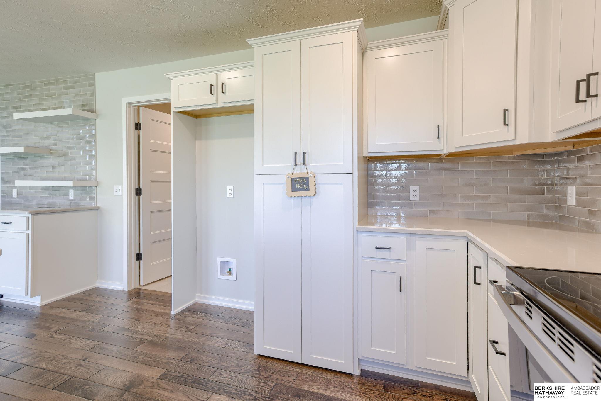 Bellevue, Nebraska 68123, United States, 4 Bedrooms Bedrooms, ,4 BathroomsBathrooms,Residential,Active,201860