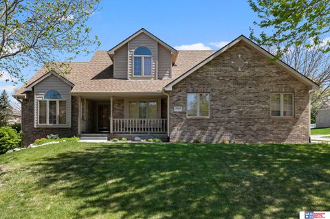 Photo of 5940 Cross Creek Road, Lincoln, NE 68516 (MLS # 22610747)