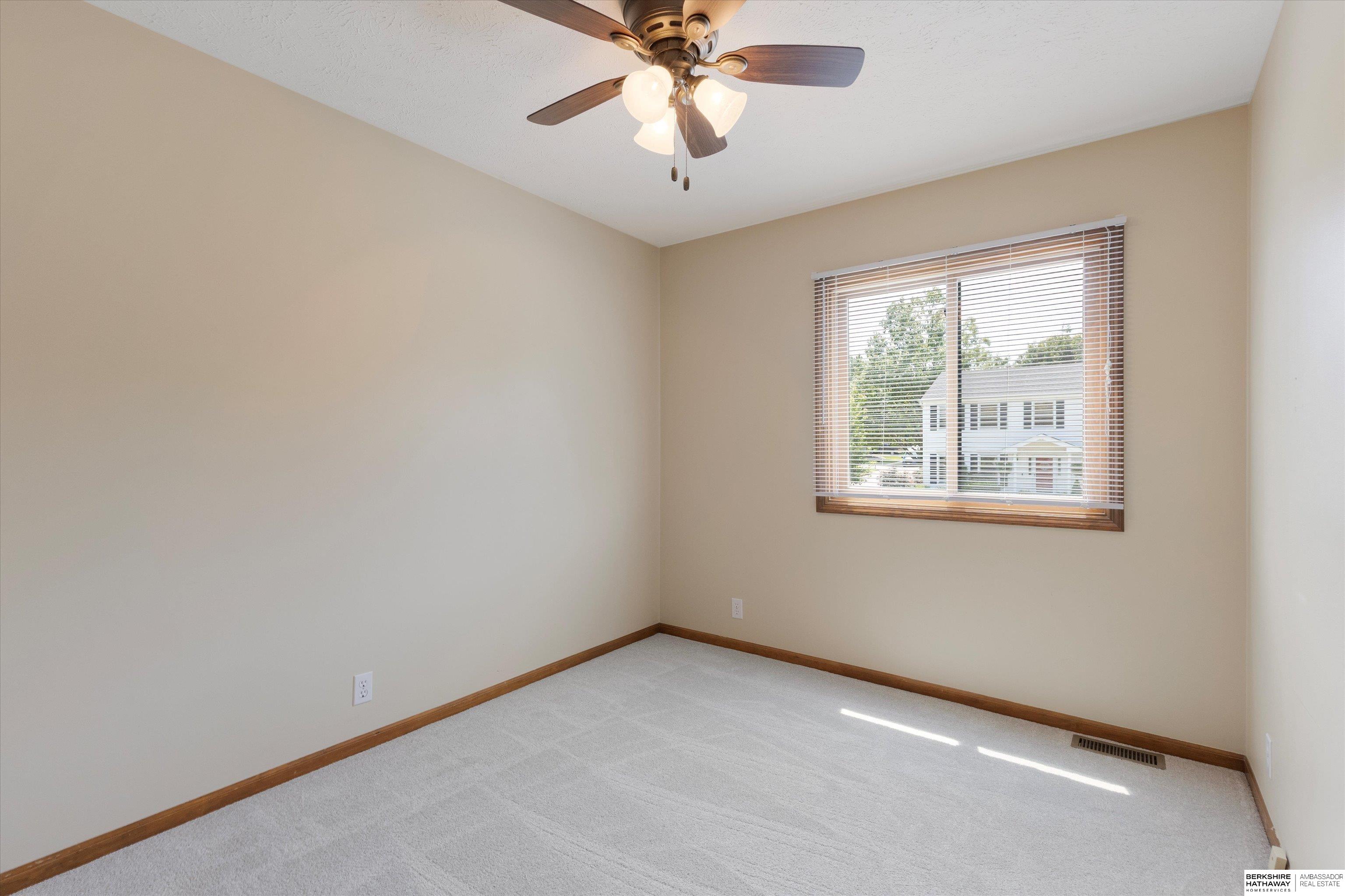 Omaha, Nebraska 68135, United States, 3 Bedrooms Bedrooms, ,2 BathroomsBathrooms,Residential,Active,188422