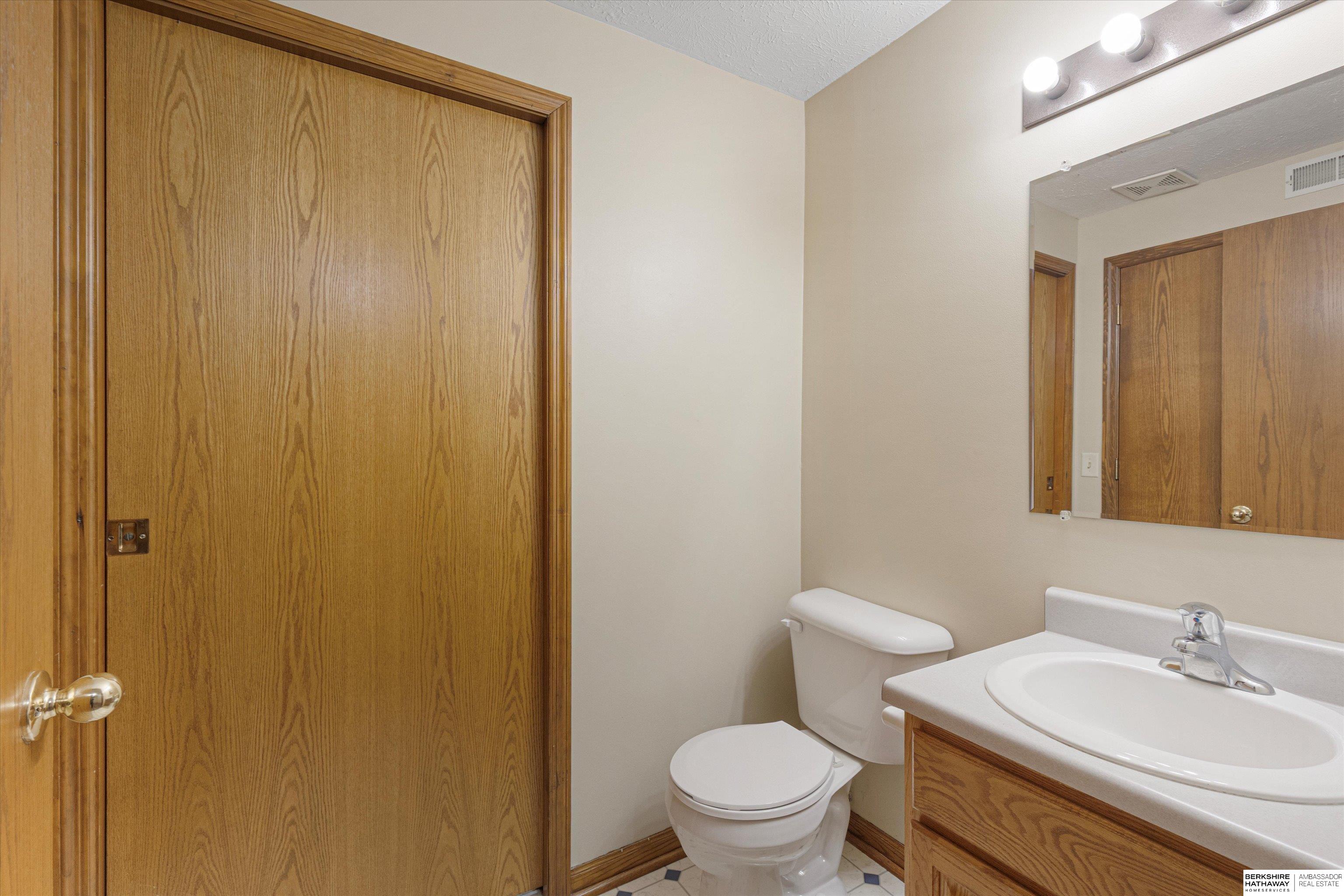 Omaha, Nebraska 68135, United States, 3 Bedrooms Bedrooms, ,2 BathroomsBathrooms,Residential,Active,188422