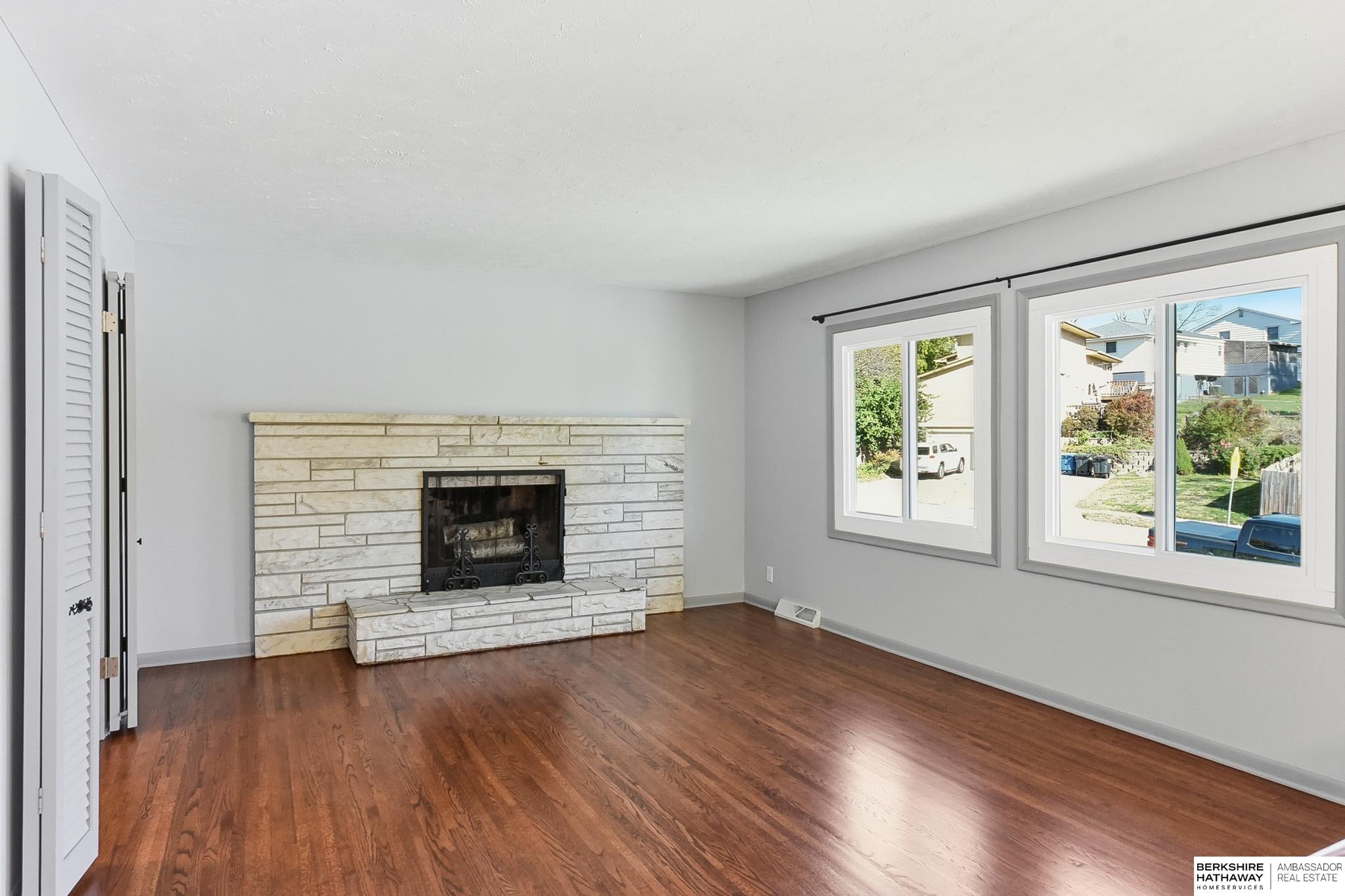 Omaha, Nebraska 68134, United States, 3 Bedrooms Bedrooms, ,2 BathroomsBathrooms,Residential,Active,240179