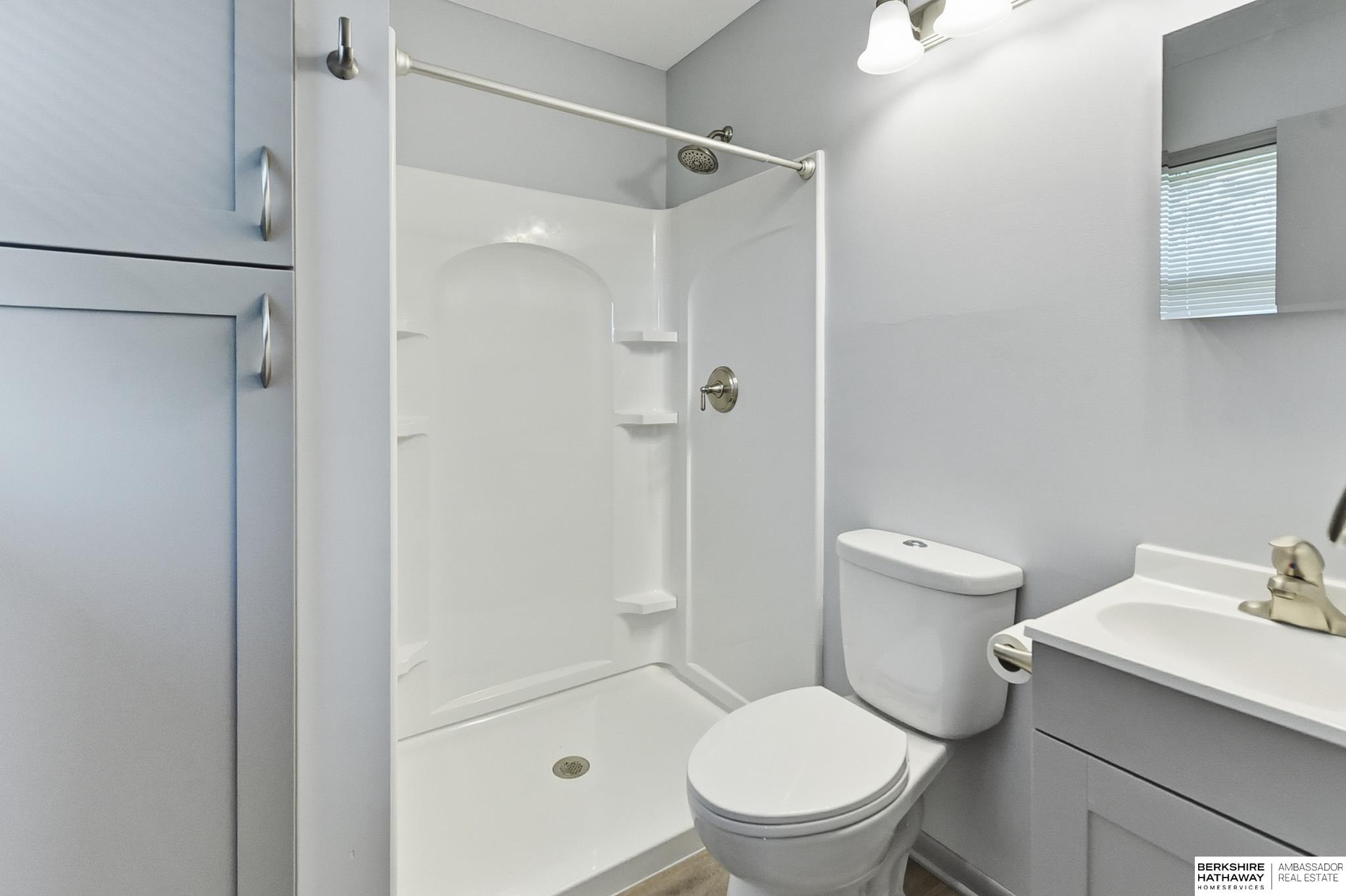 Omaha, Nebraska 68134, United States, 3 Bedrooms Bedrooms, ,2 BathroomsBathrooms,Residential,Active,240179