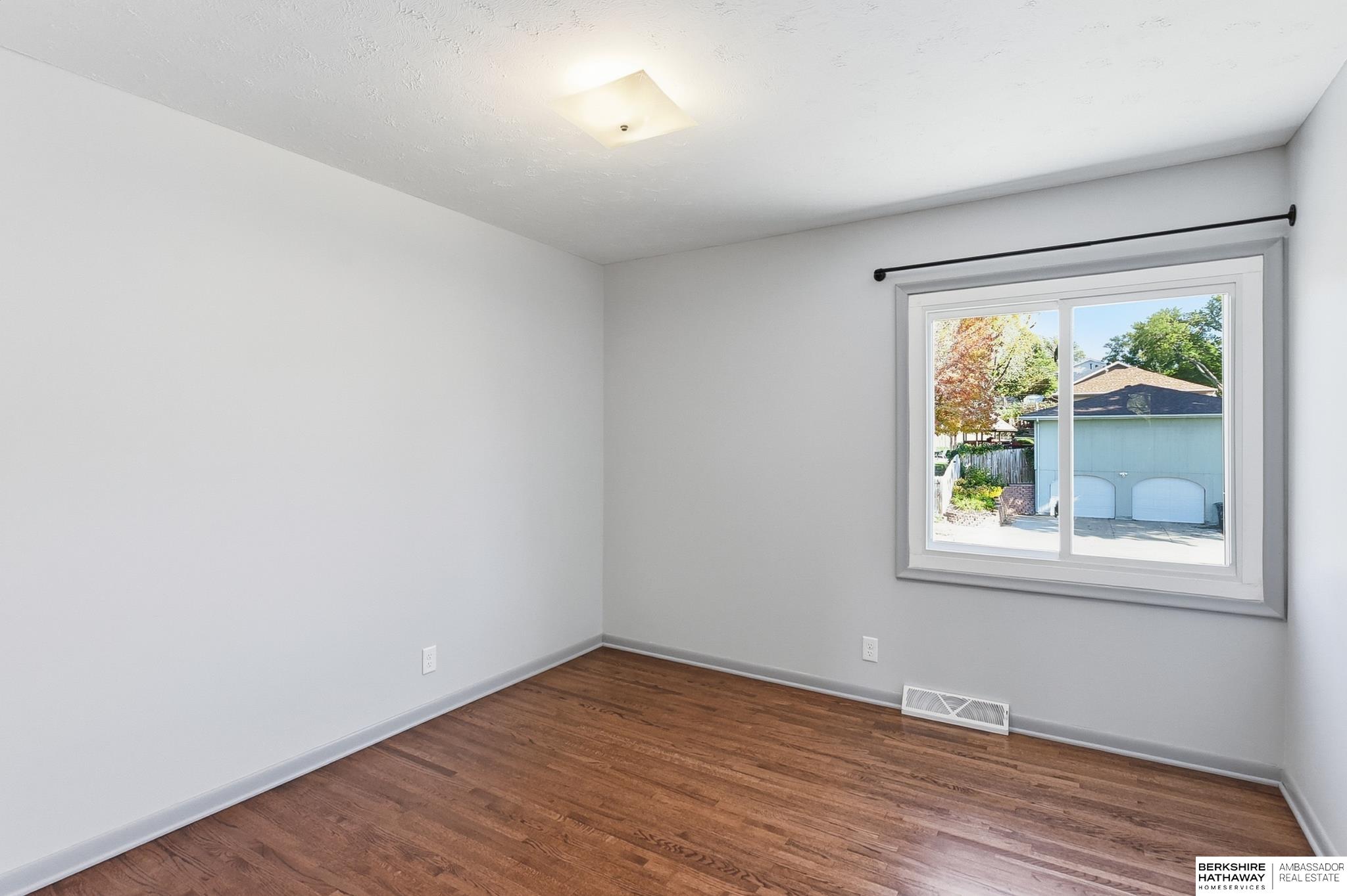 Omaha, Nebraska 68134, United States, 3 Bedrooms Bedrooms, ,2 BathroomsBathrooms,Residential,Active,240179