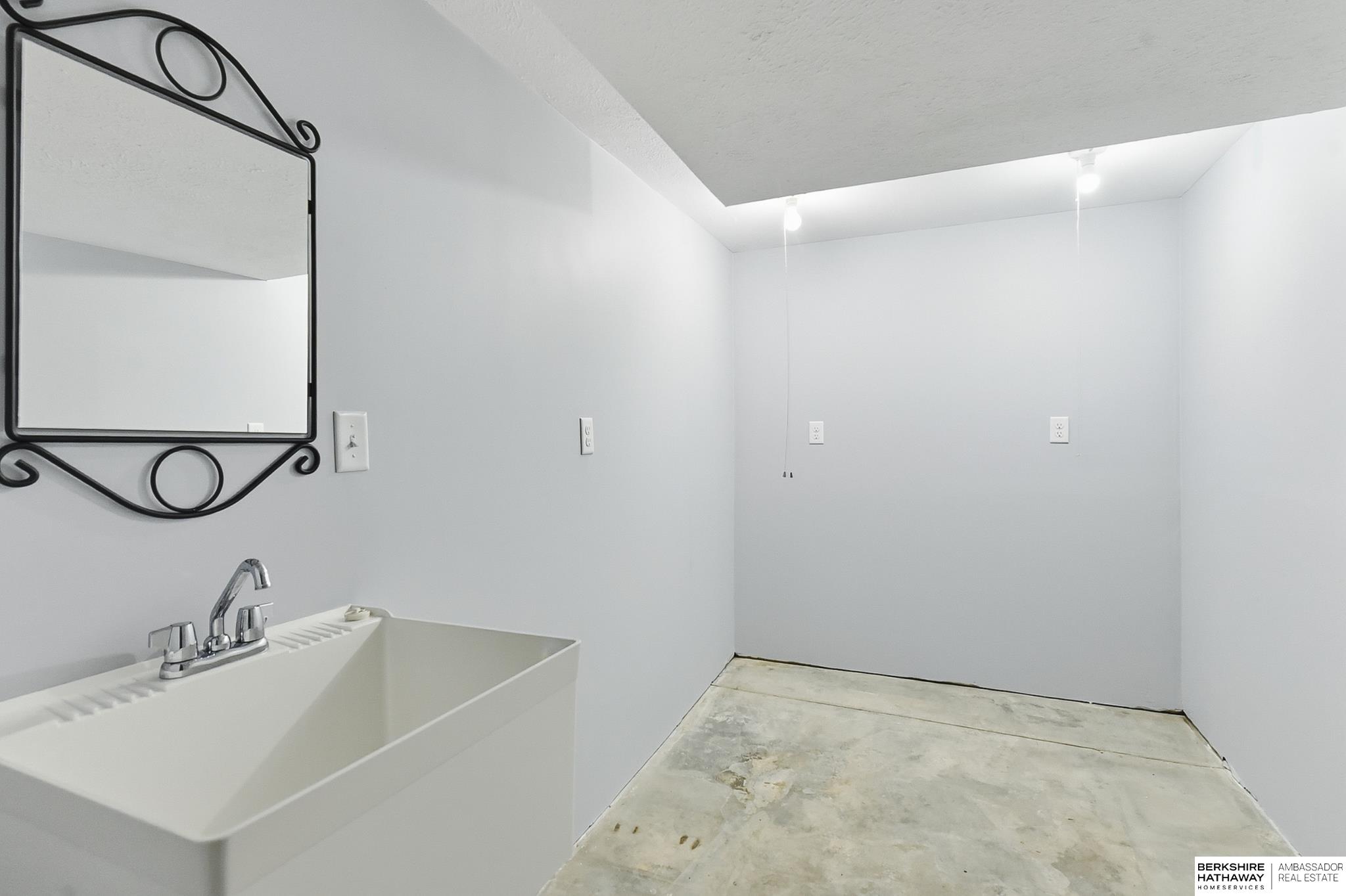 Omaha, Nebraska 68134, United States, 3 Bedrooms Bedrooms, ,2 BathroomsBathrooms,Residential,Active,240179