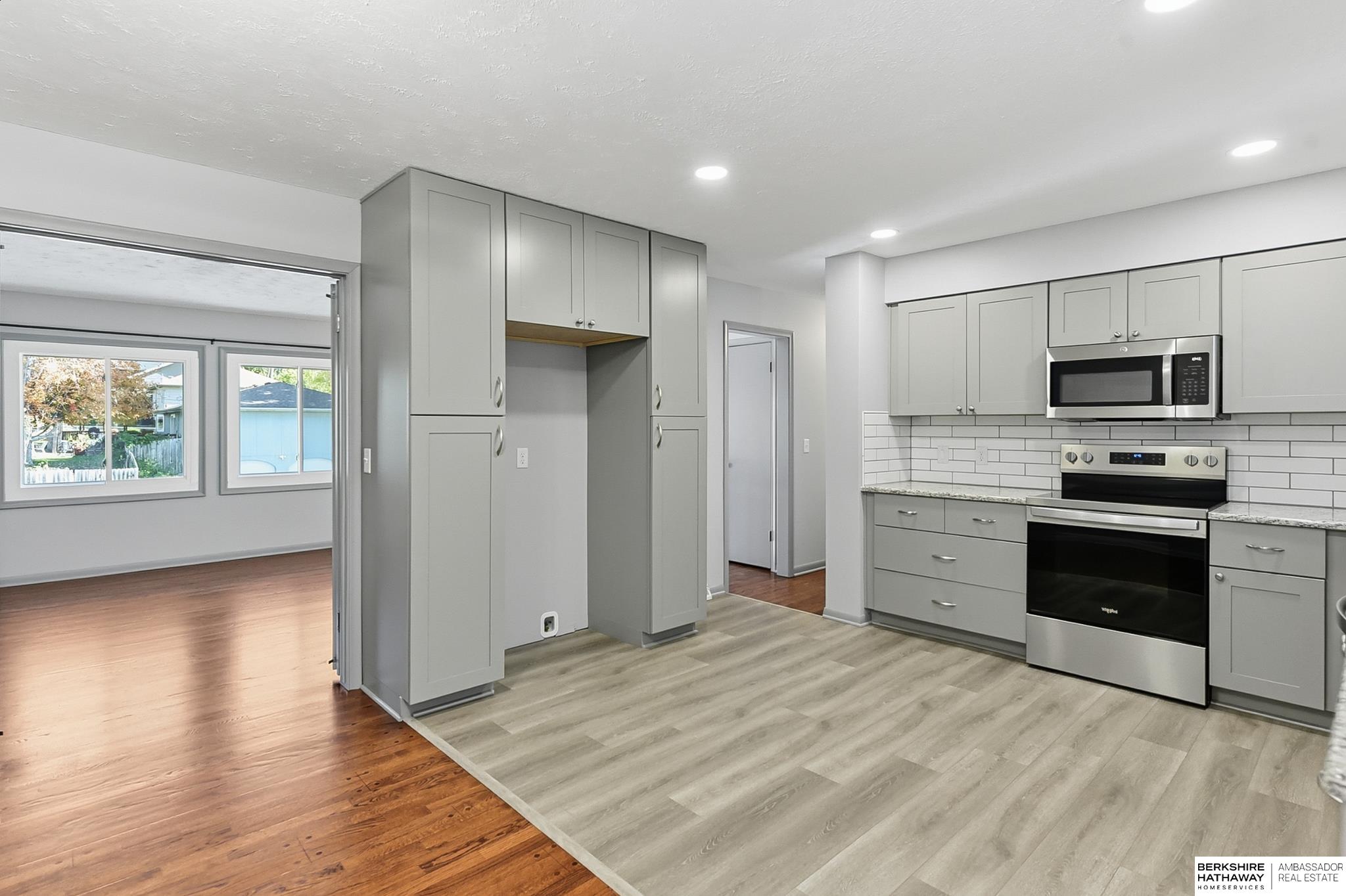 Omaha, Nebraska 68134, United States, 3 Bedrooms Bedrooms, ,2 BathroomsBathrooms,Residential,Active,240179