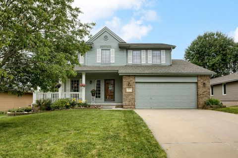 Photo of 2001 Liberty Lane, Papillion, NE 68133 (MLS # 22517567)