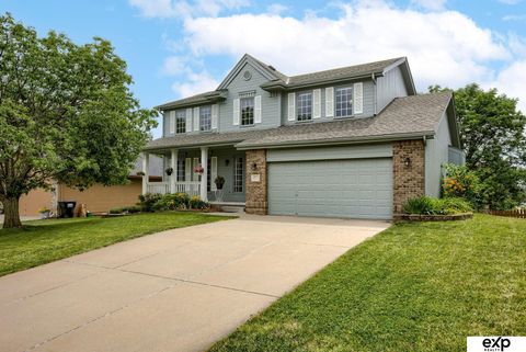 Photo of 2001 Liberty Lane, Papillion, NE 68133 (MLS # 22517567)