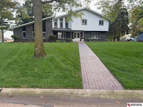 Photo of 1320 11th Street, Fairbury, NE 68352 (MLS # 22605354)