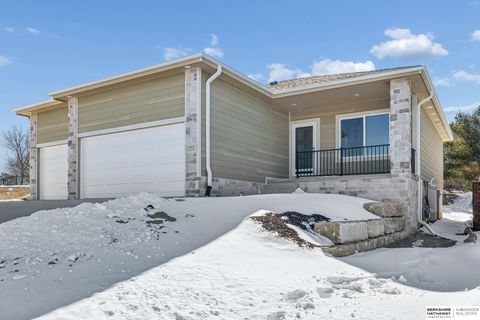 Photo of 11601 Potter Street, Omaha, NE 68142 (MLS # 22602696)