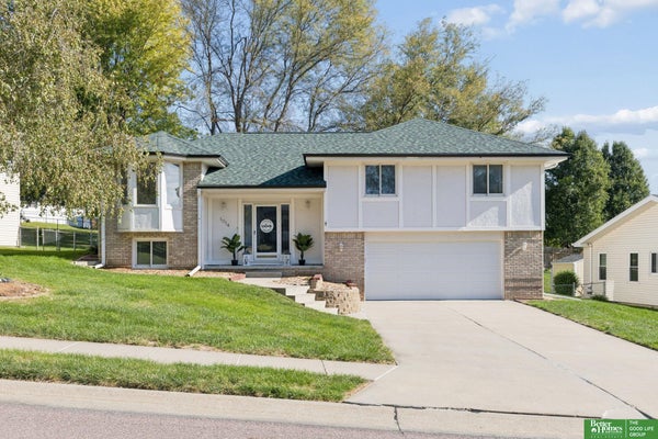 1014 HAVERFORD DR, PAPILLION, NE 68046 - Image a5b93da4e956846a301fe3e1516499d8/4014469412